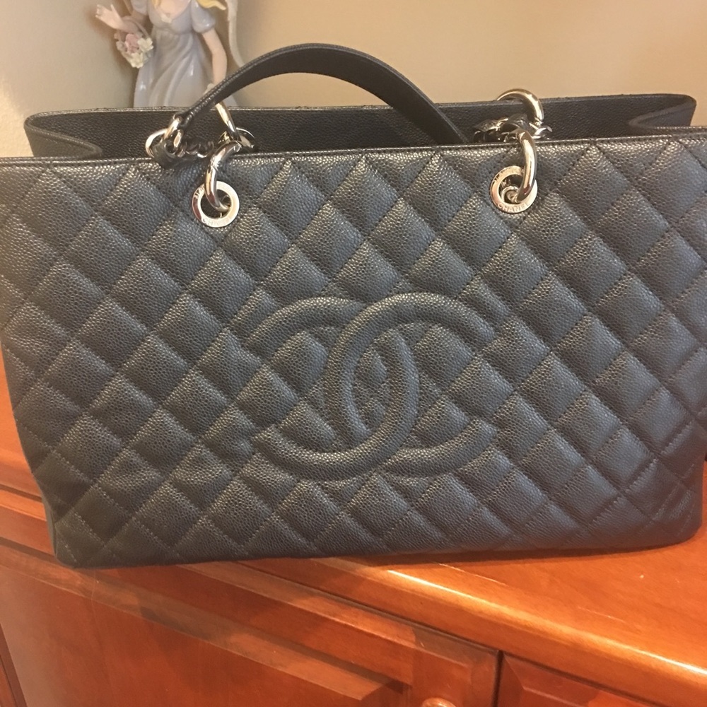 Chanel Large shopping 30CM